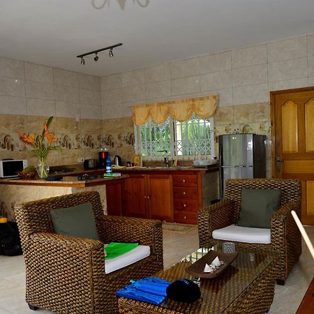 Korrine'S Cottage Horizon Beau Vallon  Εξωτερικό φωτογραφία